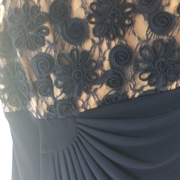 Beautiful navy/ nude dress - Picture 3 of 5